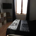 Le Hotel *
