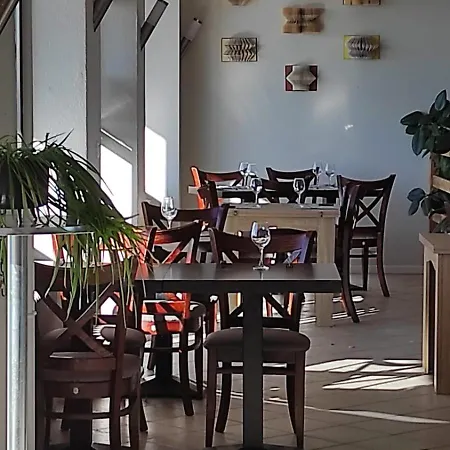 Szálloda Le