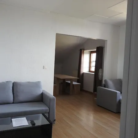 Szálloda Le